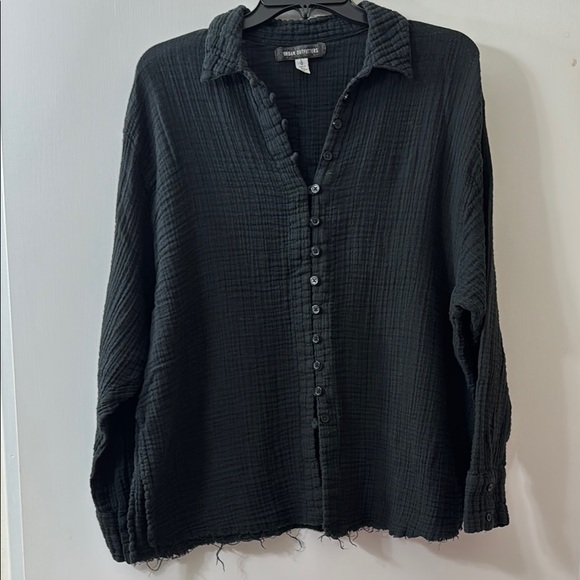 Urban Outfitters Black Long Sleeve Button Down Shirt - Picture 1 of 3